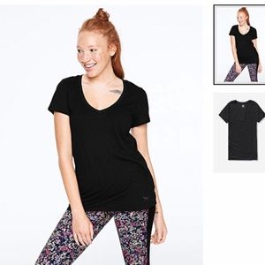 One Left‼️Victoria secret Classic V-Neck🖤